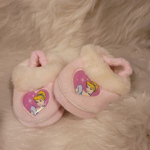Cinderella pink princess baby slippers 3-6 mos